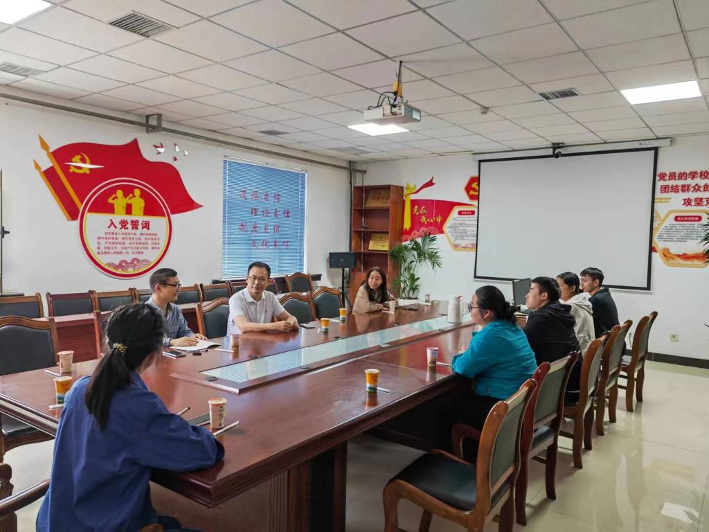 嘉峪关市科技局领导调研祁牧乳业并看望伟德国际betvlctor1946实习员工
