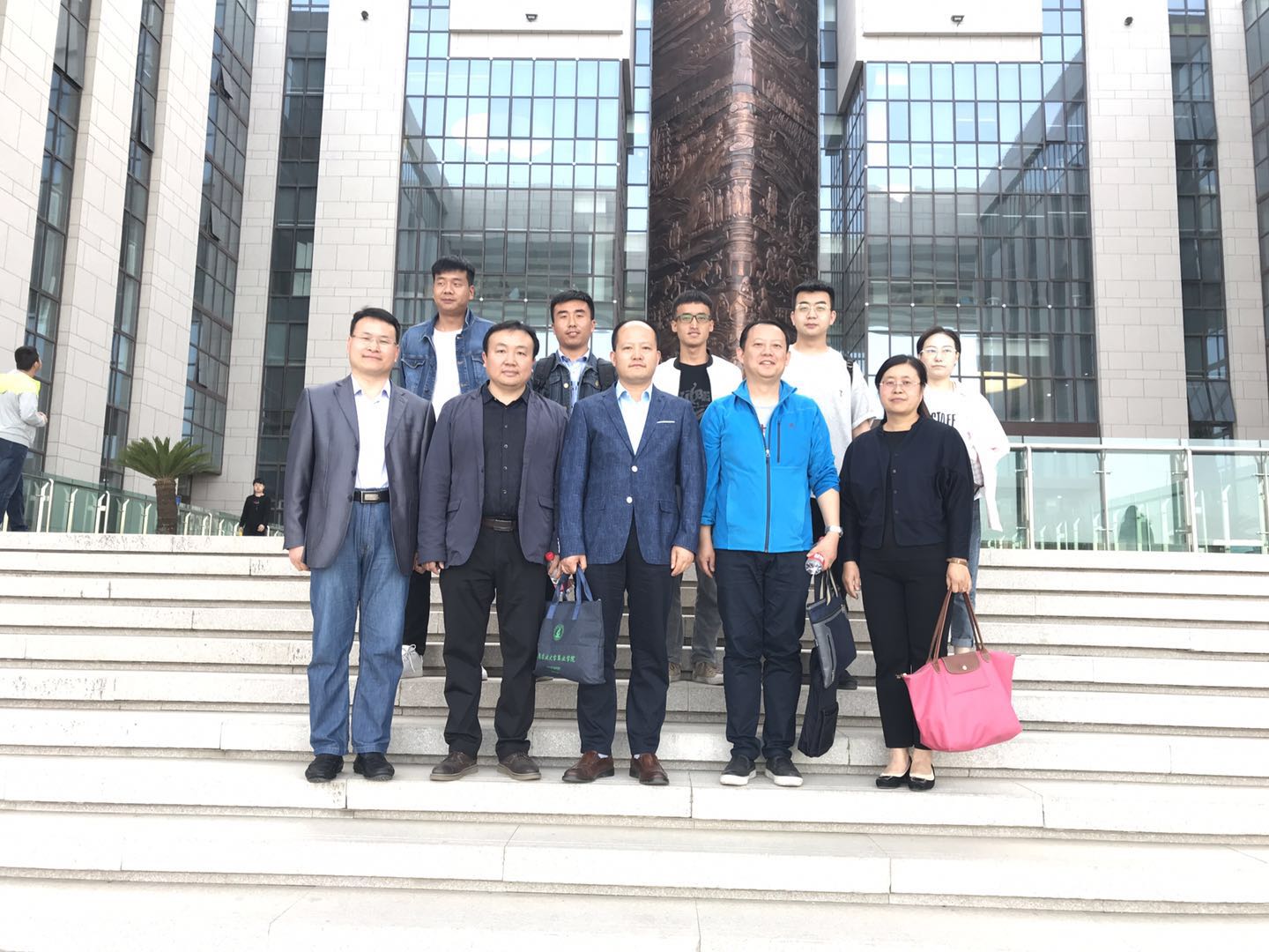 兰州大学张金林教授和包爱科教授来校做学术报告